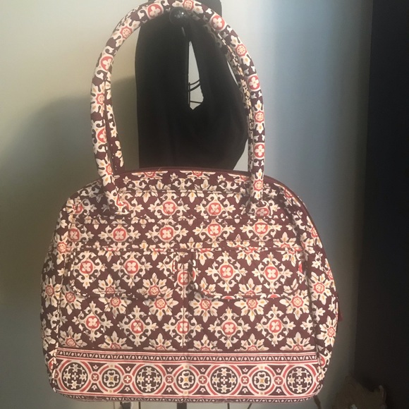 Vera Bradley Handbags - Vera Bradley quilted handbag - like new
